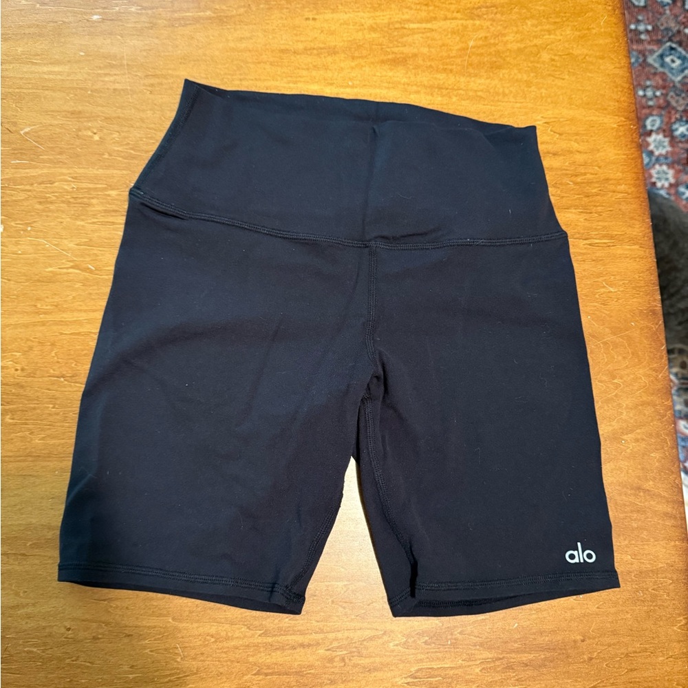 ALO Yoga Women's Black Bike Shorts